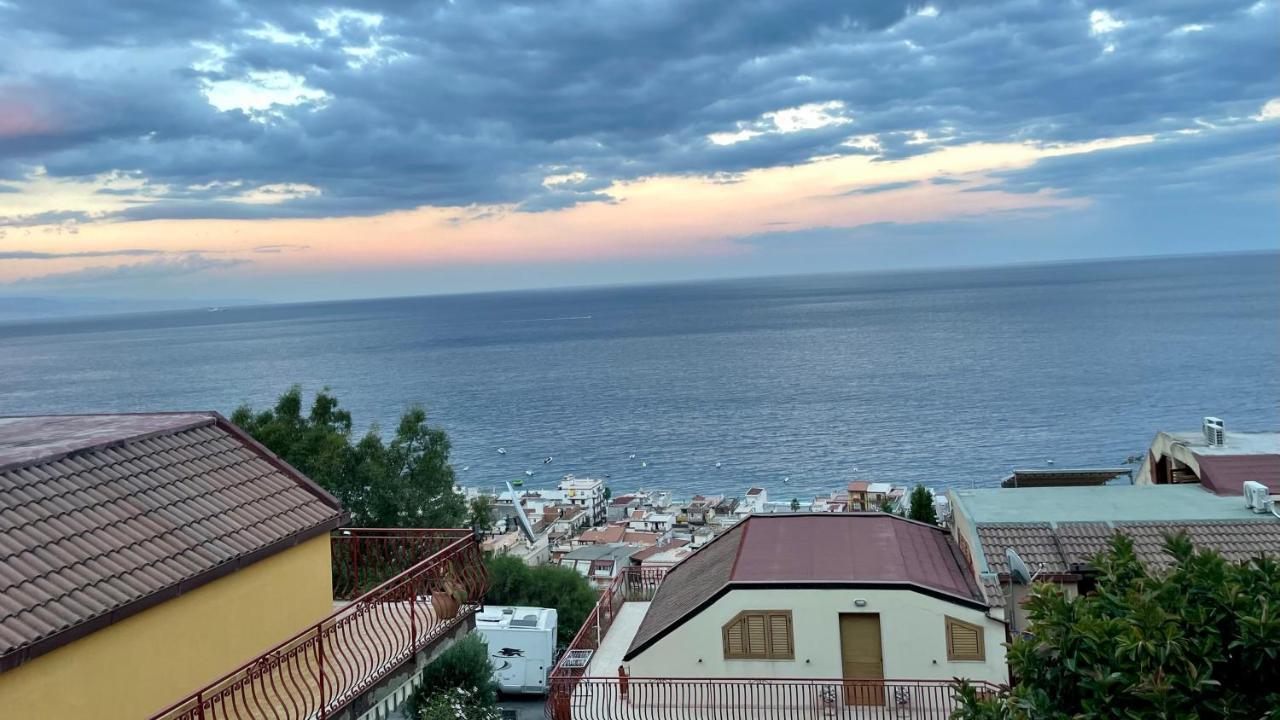 Villa Baia Aurora Letojanni Esterno foto
