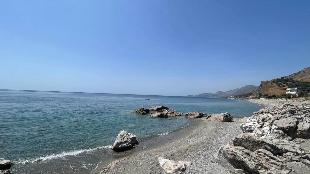 Villa Baia Aurora Letojanni Esterno foto